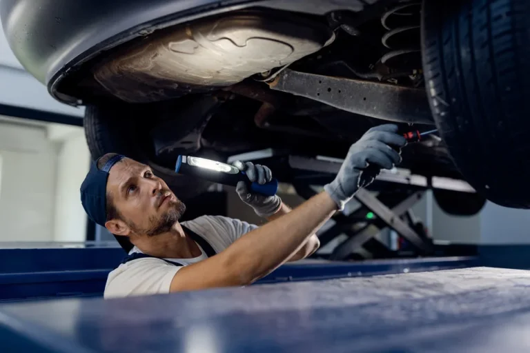 Cambio de tensor para vehículos en el taller automotriz Rollano e Hijos de Buin