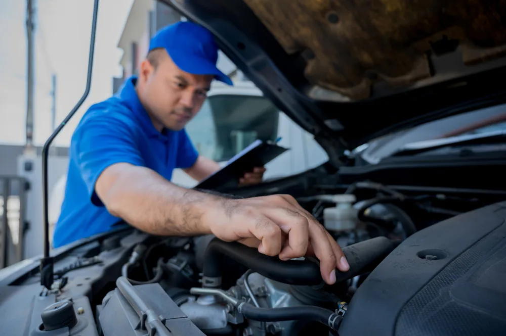 Diagnóstico de Check Engine para vehículos en el taller automotriz Rollano e Hijos de Buin