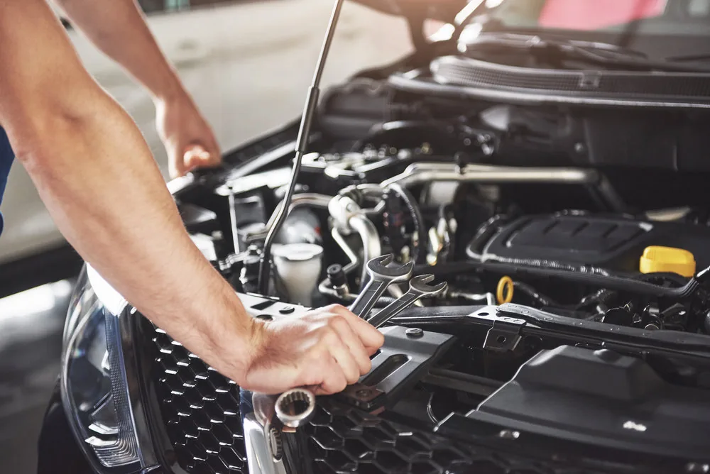 Diagnóstico de motor para vehículos en el taller automotriz Rollano e Hijos de Buin