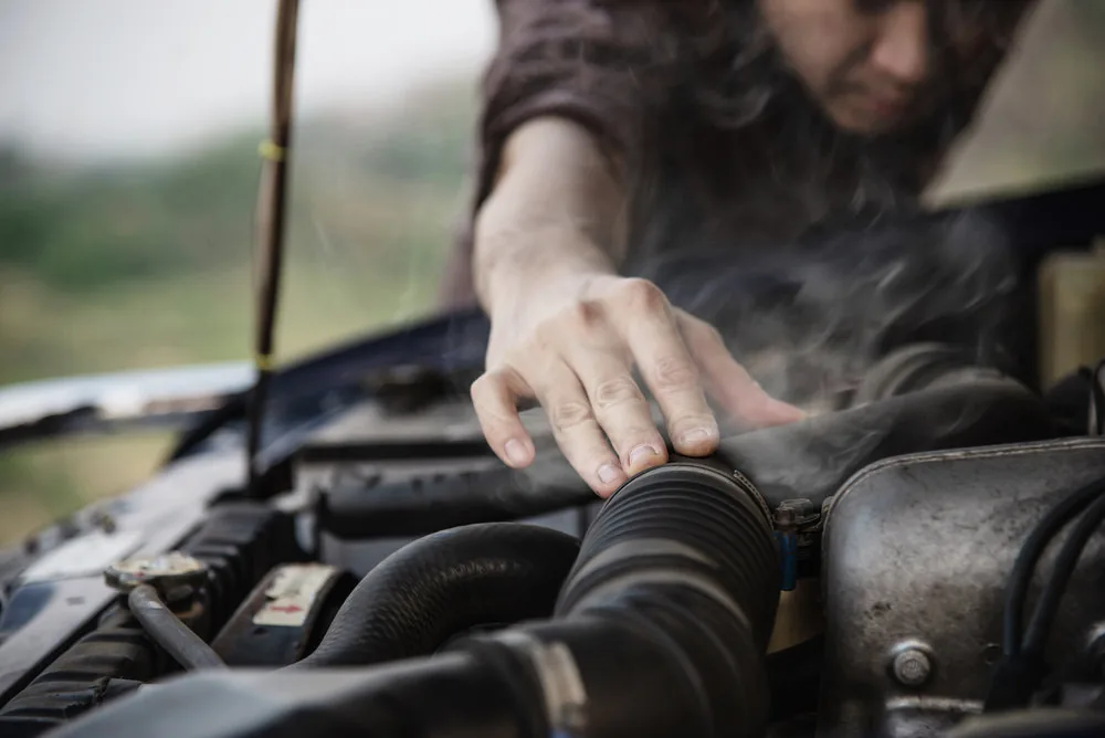 Diagnóstico de sobrecalentamiento para vehículos en el taller automotriz Rollano e Hijos de Buin