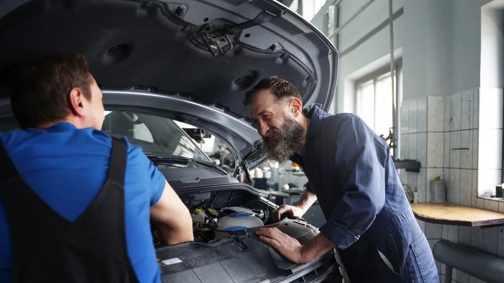 Mantención por kilometraje para vehículos en el taller automotriz Rollano e Hijos de Buin