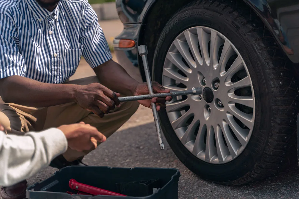 Preparación de superficies para vehículos en el taller automotriz Rollano e Hijos de Buin