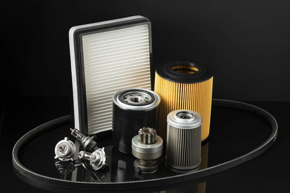 Repuestos alternativos para vehículos en el taller automotriz Rollano e Hijos de Buin