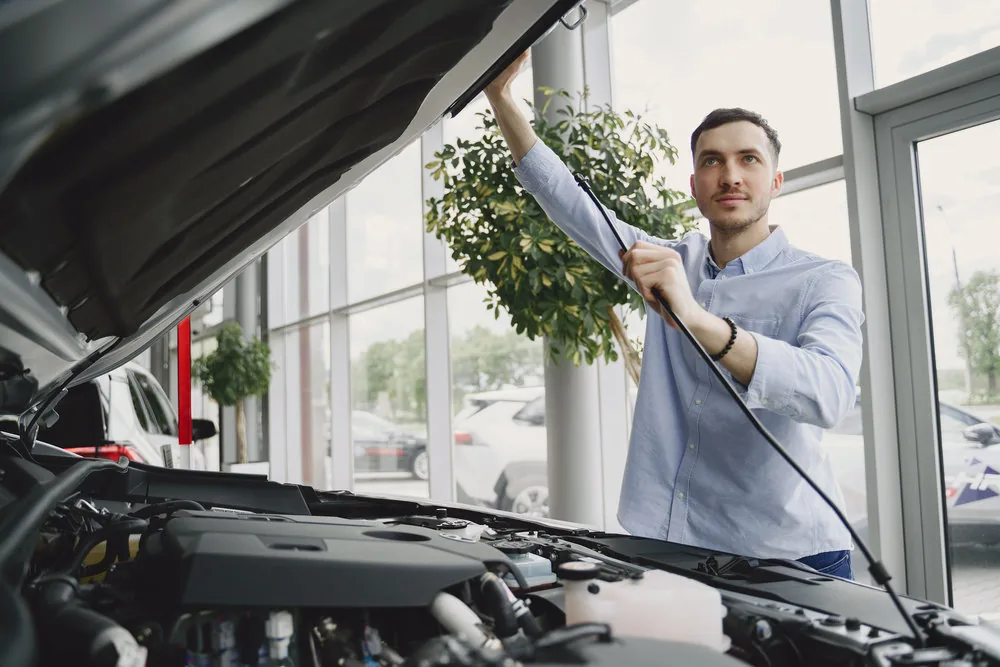 Reset de servicio / Oil Service para vehículos en el taller automotriz Rollano e Hijos de Buin