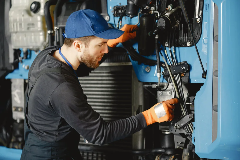 Diagnóstico de silbidos o pérdida de potencia para vehículos en el taller automotriz Rollano e Hijos de Buin